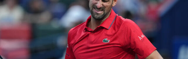 OVO BAŠ NE VALJA: Novak Đoković zabrinuo navijače pred Australijan open - HITNO PREKINUT SRBINOV TRENING!