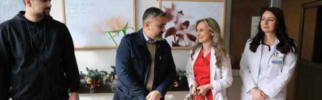 Mala Tijana prvorođena beba u Novoj godini po julijanskom kalendaru, od grada 150.000 dinara (FOTO)