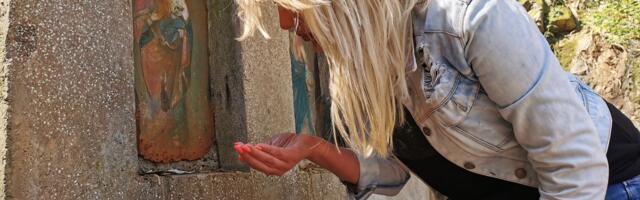 Pored ovog manastira pod planinom Jelicom krije se čudotvorni izvor: Za njega su vezana mnoga ČUDA