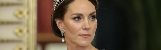 Kejt Midlton u blistavoj haljini Jenny Packham pojavila se na večeri u čast Elizabete II