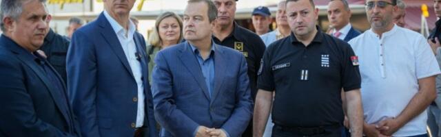 PITANJE OD ŽIVOTNE VAŽNOSTI! Macut i Dačić u Svrljigu uručili osam rezervoara za pijaću vodu zbog nestašice