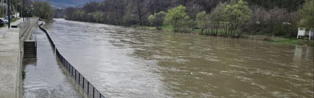 U Prijepolju Lim u opadanju, izlivanje u nebranjenim delovima