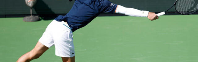 Ђоковић против браниоца трофеја