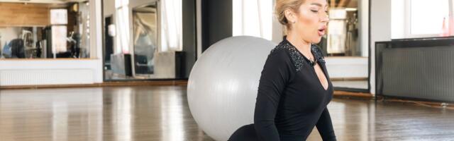 JOVANA JEREMIĆ ŠOKIRALA PRATIOCE: Pokazala svoja STOPALA IZ SVIH UGLOVA, a svi se pitaju šta Tigar kaže na ovaj potez: "AKO NEŠTO IMAM LEPO..." (FOTO)