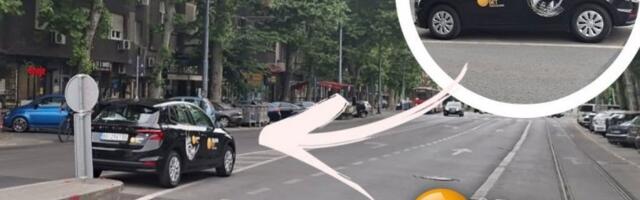 BAHATO I OPASNO USRED CENTRA BEOGRADA! Službeni auto Balkan Beta parkirali nasred puta, između dve trake u SUPROTNIM SMEROVIMA! (FOTO)
