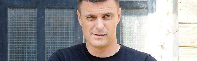KOMŠIJE VUKA KOSTIĆA IZNENAĐENE: "Stalno se slika sa decom, ali nam OVO nije jasno" Progovorile i o tajnom venčanju