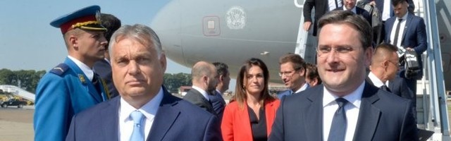 Orban i Sijarto sleteli u Beograd, dočekao ih Selaković! Uskoro razgovor s Vučićem!