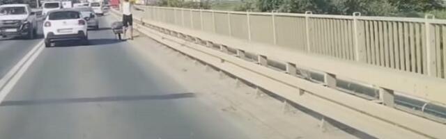 Imamo li stida kad pameti nemamo: Smeće umesto u kontejner baca pravo u Zapadnu Moravu