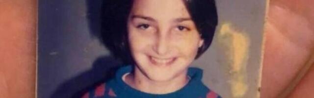 Jedna je od najlepših pevačica, pevala je na sahrani, u nju je zaljubljen milioner… Da li znate ko je na fotografiji?