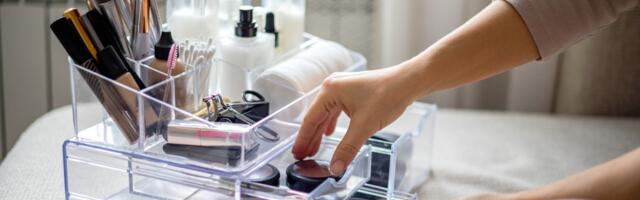 20 pametnih ideja za organizovanje šminke