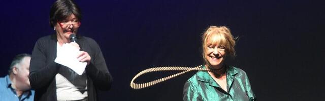 Ovako se prima nagrada: Pozorište, ponos i AC/DC – Anita Mančić dobila priznanje za životno delo