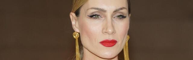 Narod se pita šta joj se dogodilo: Jelenina fotografija sa inhalatorom zabrinula Srbe, evo kako glumica izgleda