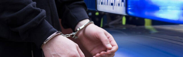 TRAŽIO 2000 EVRA ZA POSREDOVANJE U PROMENI PREBIVALIŠTA! Uhapšen policajac iz Leskovca!