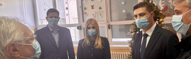 Grad Niš obezbedio paktiće za decu koja se leče u UKC Niš