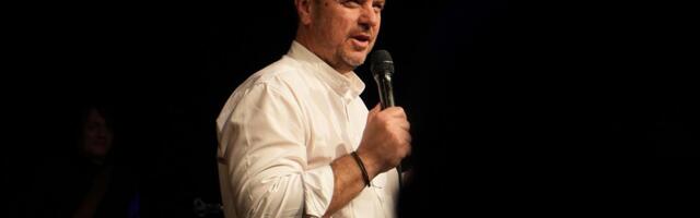 "OD MOMENTA KAKO SE RODIO SVE POČINJE DA BUDE TEŠKO" Tužno priznanje poznatog pevača o bratu: Za par sekundi se sve urušilo...