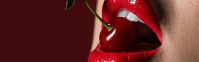 Eliksir mladosti: Karmin koji briše godine sa lica - usne pune kao posle botoksa