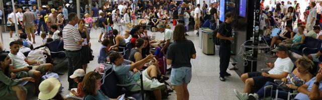 Kolaps na aerodromima: Redovi beskrajni, letovi kasne, traži se hitna suspenzija EES!