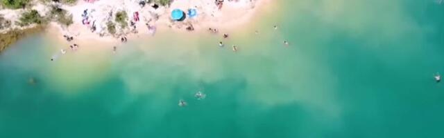 OVO SU SRPSKI KARIBI, TIRKIZNO JEZERO PODNO FRUŠKE GORE: Godinama privlači kupače iz Novog Sada, Beograda i celog Srema, ali oprez! Prelepo, ali divlje (VIDEO)