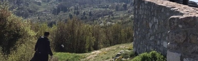 Turistički radnici zavrnuli rukave jer nusi mogli da gledaju to ruglo (FOTO)
