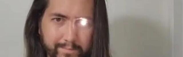 Nakon što je izgubio oko čovek kiborg pretvorio svoju glavu u baterijsku lampu