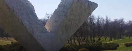 Sa velikog školskog časa iz kragujevačkih Šumarica poslate antiratne poruke