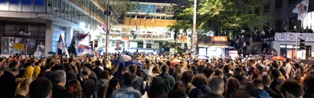 Svetska muzička zvezda objavila snimak protesta ispred RTS: Sad će da me zabrane... (VIDEO)