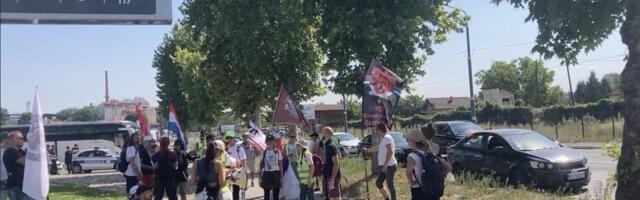 Građani krenuli u svoju šetnju do Knića