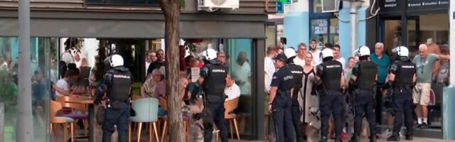 DS i NPS traže ostavku načelnika čačanske policije jer je pesnicom udario demonstranta