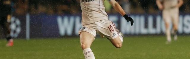 ŽUTA PODMORNICA POTOPLJENA NA SVOM TERENU: Novi poraz Viljareala, Ajaks konačno slavio!