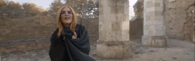 PESMA NAMENJENA EDITI ZAVRŠILA KOD OVE PEVAČICE! Na snimanju spota nastao haos zbog napuštene crkve: Došla je starija gospođa, kasnije i meštani...