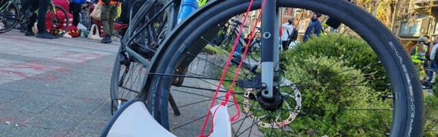 Biciklisti iz Novog Sada krenuli na veliki protest u Novom Pazaru: Današnji cilj Beograd