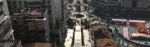 VIDEO Kinezi napravili najduže pokretne stepenice na svetu: Protežu se uz planinu