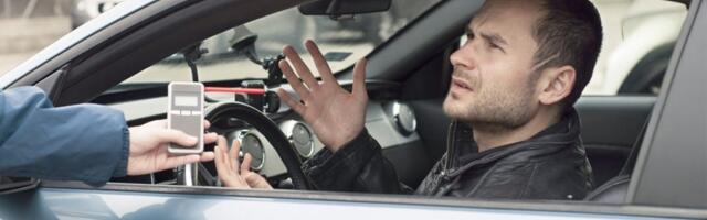 "Popio" kaznu od 2.000 evra: Pijan preticao kolonu vozila u krivini, i to nije sve