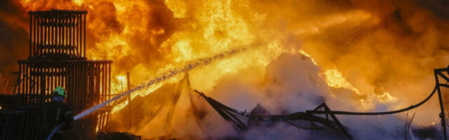 Складиште нафте гори други дан заредом у Севастопољу