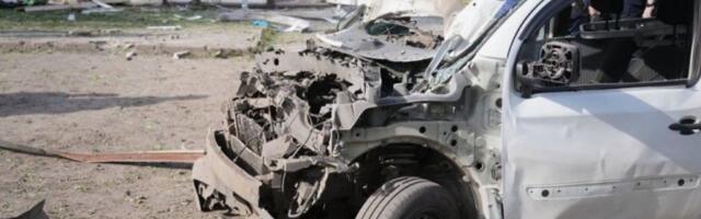 MRTVI LEŽE PO ULICI, AUTOMOBILI LETE U VAZDUH, RODITELJI U PANICI BEŽE S DECOM...! Stravični snimci ruskih udara na Zaporožje - VIŠE MRTVIH, NA DESETINE RANJENIH! (UZNEMIRUJUĆI FOTO, VIDEO)