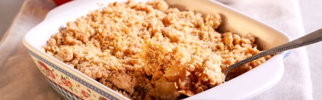 Najukusniji hrskavi kolač sa jabukama: Kako se pravi čuveni APPLE CRUMBLE (RECEPT)