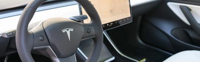 Tesla spušta cenu FSD-a na 99 dolara mesečno 