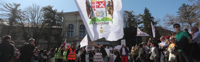 Protestna šetnja kroz Kragujevac (VIDEO)