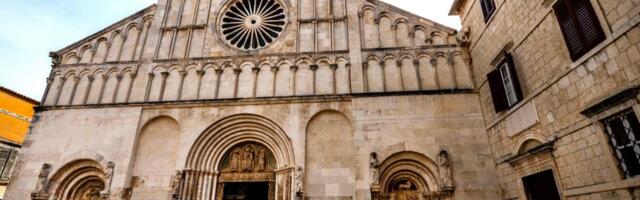 KO PALI CRKVE PO EVROPI? Napadi na hrišćane se UDVOSTRUČILI: U OVOJ DRŽAVI prednjače!