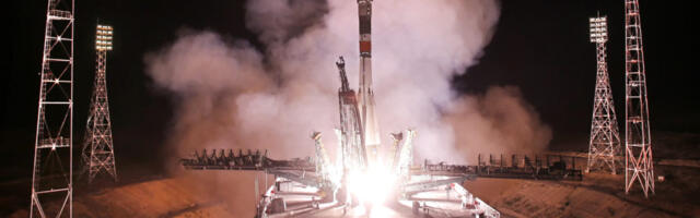 „Roskosmos“ spreman za novu misiju: Raketa „sojuz-2.1a“ postavljena na kosmodrom Bajkonur