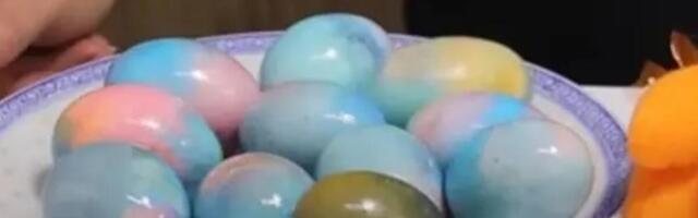 SASTOJCI SU SKROZ PRIRODNE I IMATE IH U KUHINJI! Ofarbajte jaja za Uskrs u prelepu tirkiznu nijansu