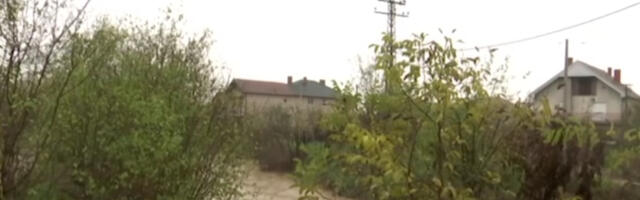 Zbog rasta vodostaja na snazi mere odbrane od poplava, posle obilnih padavina pojedina domaćinstva bez struje