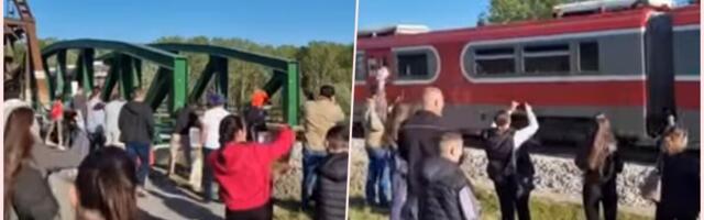 KAKAV MANEVAR BLOKADERA - SADA ZVIŽDE BRZIM VOZOVIMA! Sada im je novi most na Tamišu najveći neprijatelj, nervira ih brzi SOKO (VIDEO)