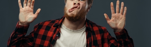 'Pozdrav iz korona života': Parodija jednog tate nasmejala milione ljudi širom sveta (VIDEO)