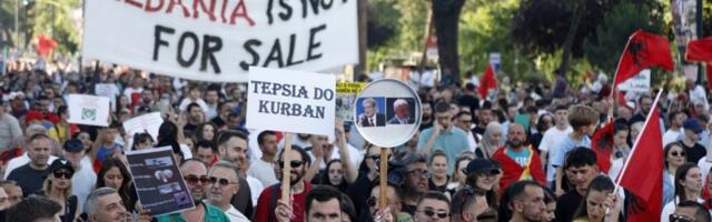 Politico analizira: Kako je Trampov zet slučajno pokrenuo ustanak u Albaniji