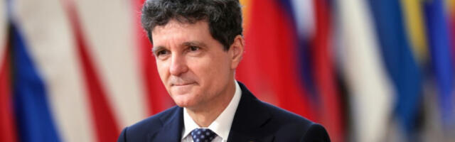 Никушор Дан започиње консултације о новом премијеру након пада владе