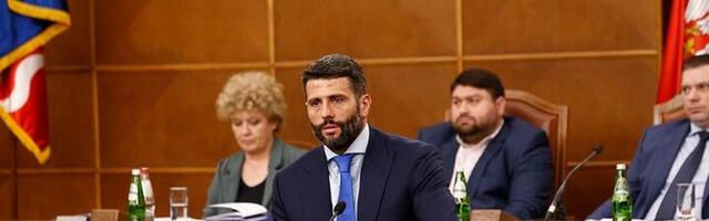 Šapić izvređao sekretara za javni prevoz