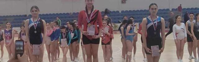 Lena Stojiljković iz Leskovca najbolja gimnastičarka na regionalnom takmičenju u Pirotu
