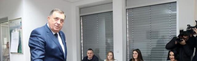 GLASANjE SE SPROVODI PO ZAKONIMA SRPSKE: Predsednik Dodik pojasnio novine u predstojećem izbornom procesu
