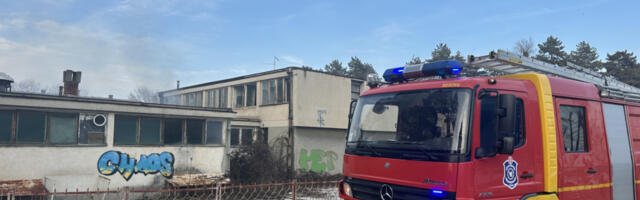 POŽAR U RIŠNJU Vatrogasne ekipe na terenu, gori zgrada fabrike